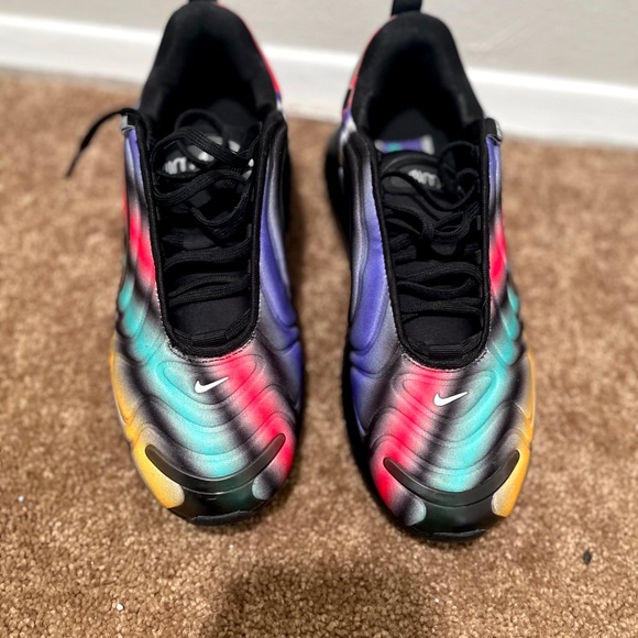 Air Max 720 Color Streaks - Picture 2 of 7